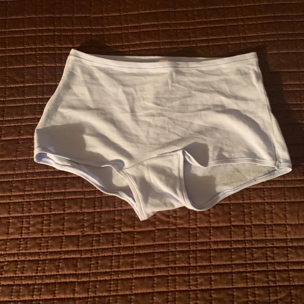 Selling Victoria’s Secret underwear nwt any questions please ask 😊💕